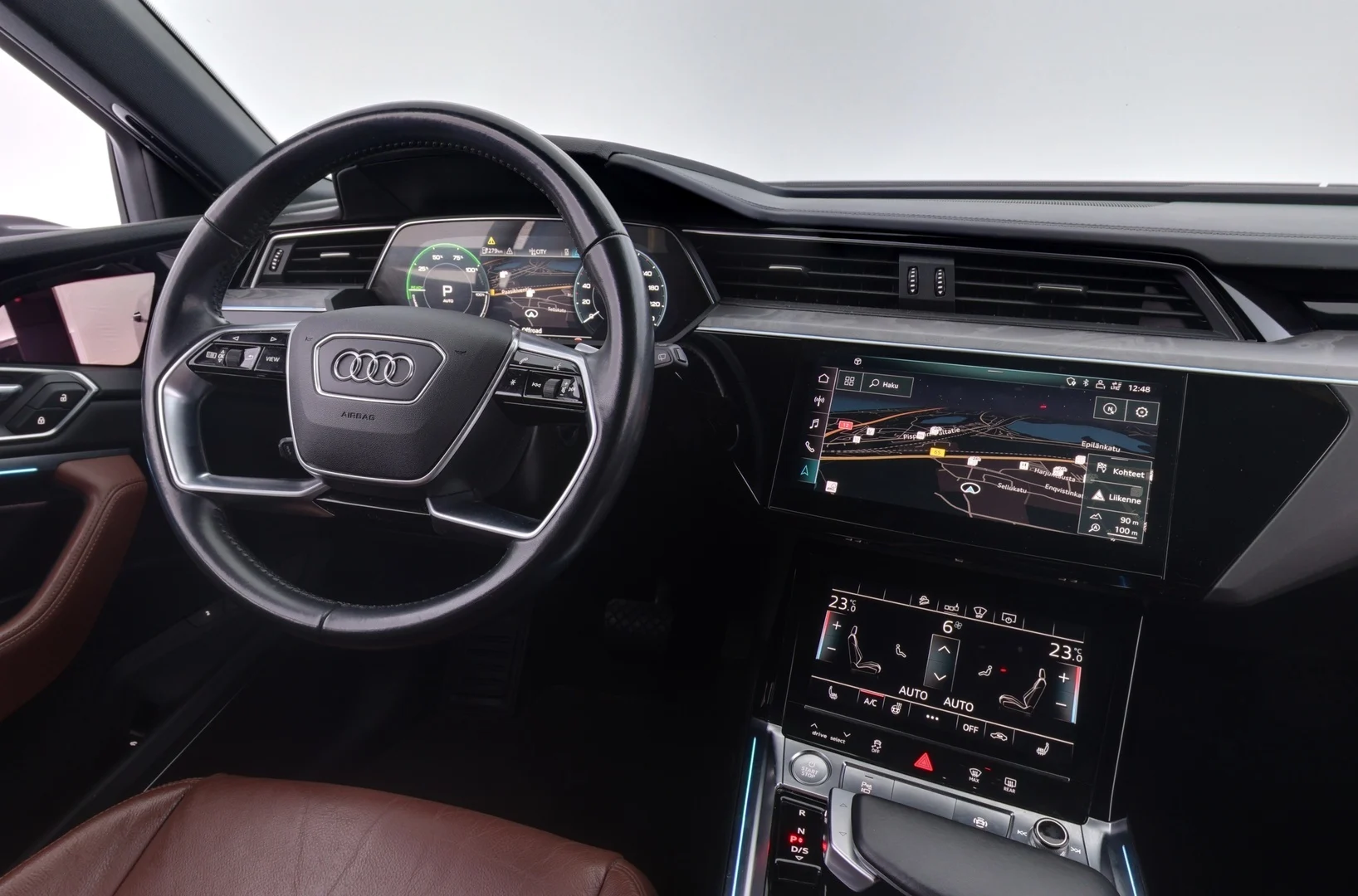 Car Image - 79pnkgPbSCuFjb7g3yoYBN