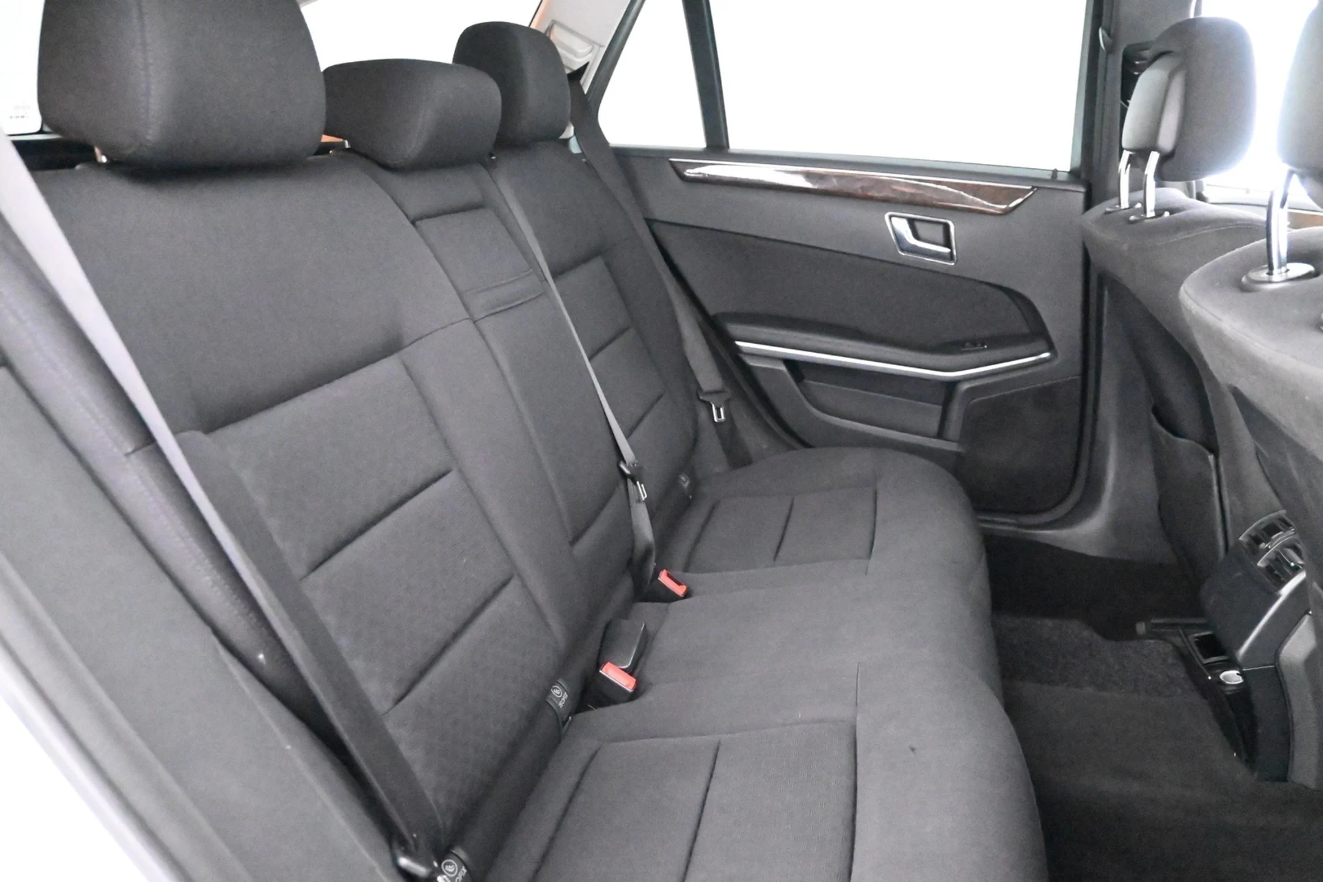 Car Image - 2mvKwe35eRHtR7Dp7xrEZ3