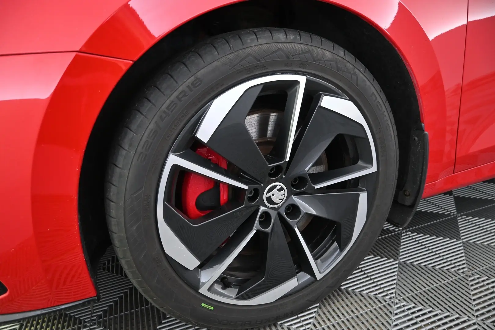 Car Image - x3M5mPuGqQRAUje1VisBV