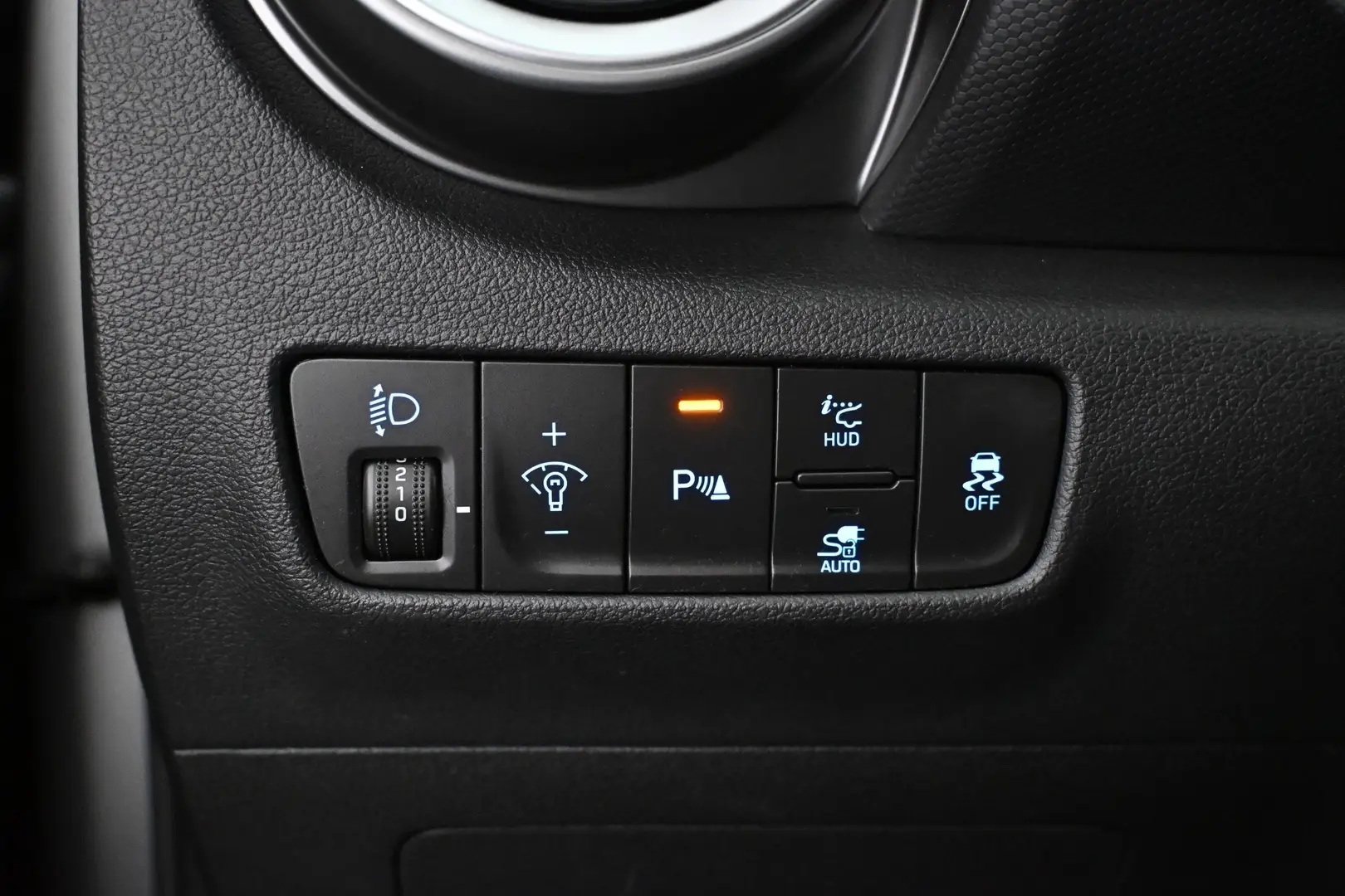 Car Image - 4eG9CVeGkEkZfXiSs9JIp6