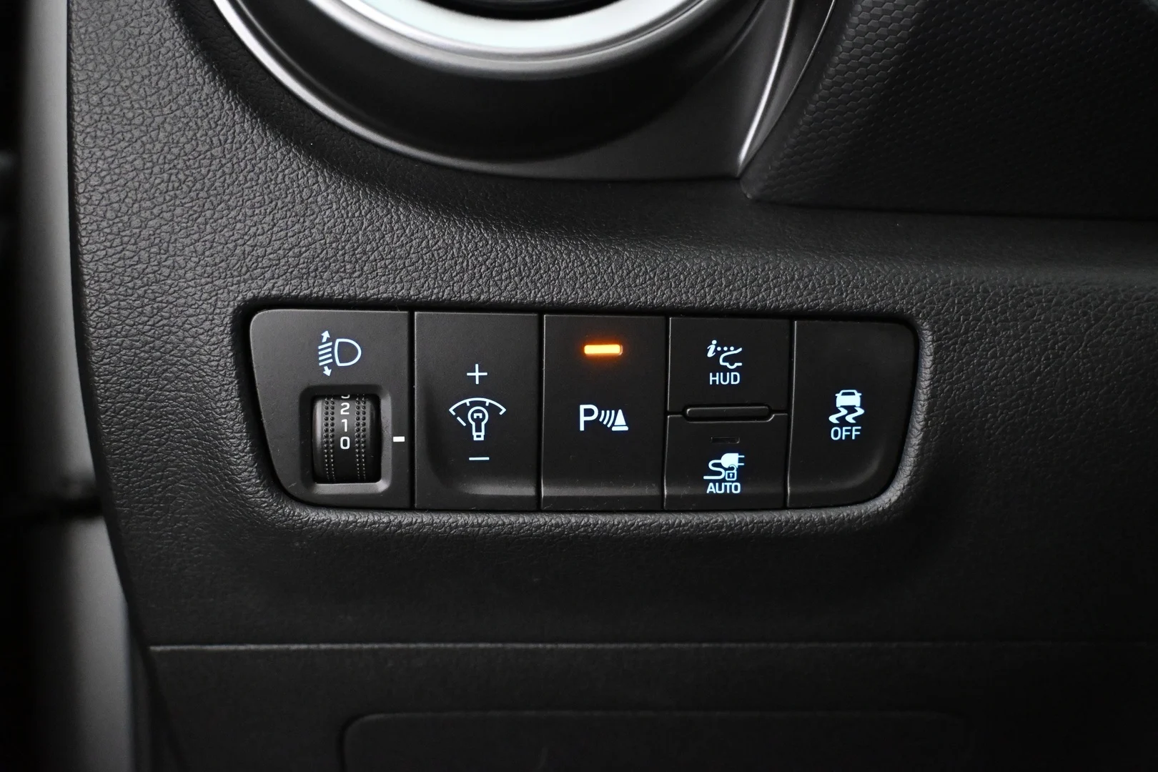 Car Image - 4eG9CVeGkEkZfXiSs9JIp6