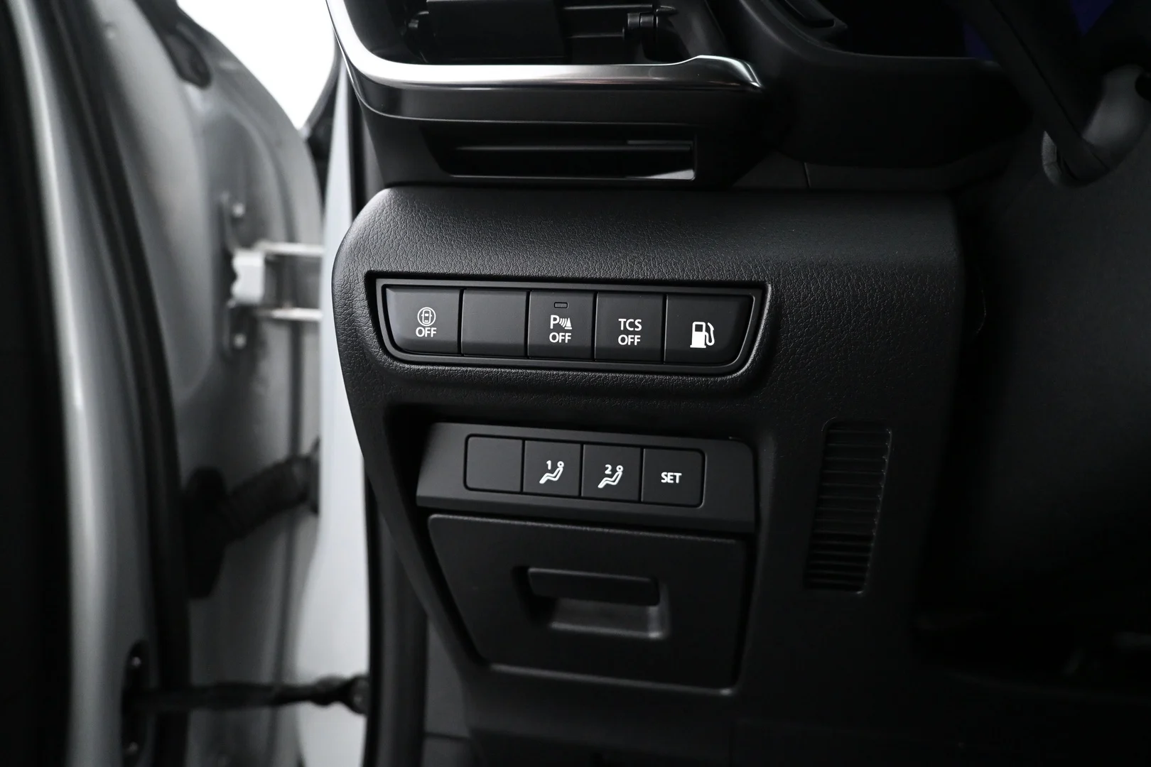Car Image - 3I2dU3sMVBm30dTALtqTC0