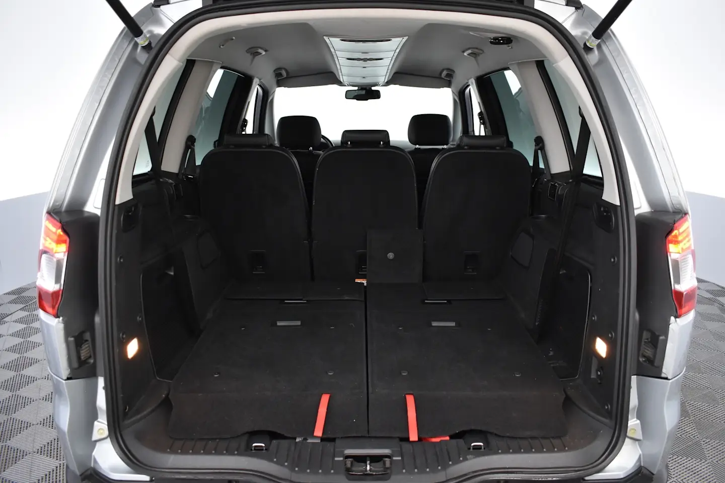 Car Image - 7iVr6pigFUO50688tdh7Tv
