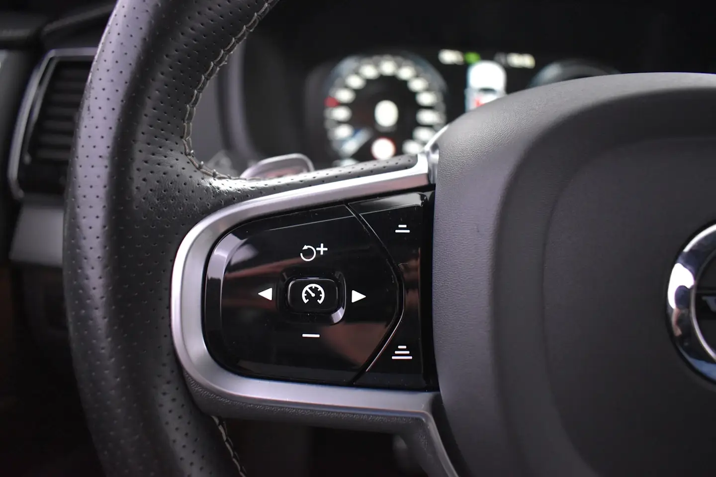 Car Image - 48R3Hpnoy2msRn9dzgeoWo
