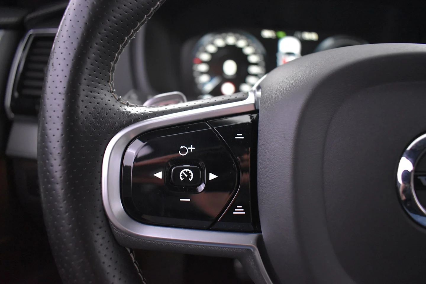 Car Image - 48R3Hpnoy2msRn9dzgeoWo