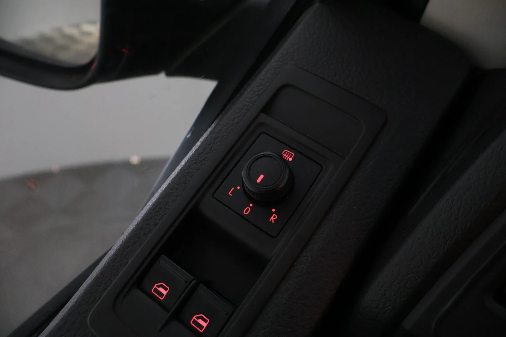 Car Image - 5t688P4XopmJJscu9hG4aI