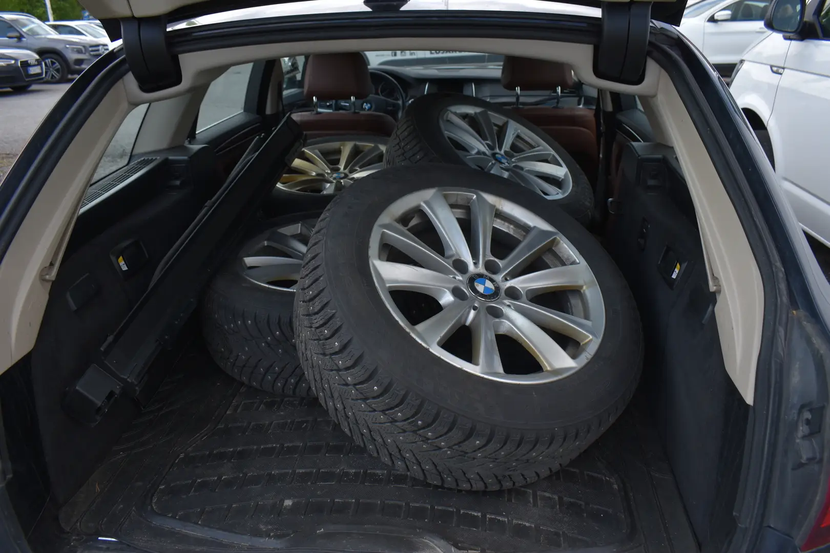 Car Image - 4FxdoNjWn1I2mAxBECBC0o