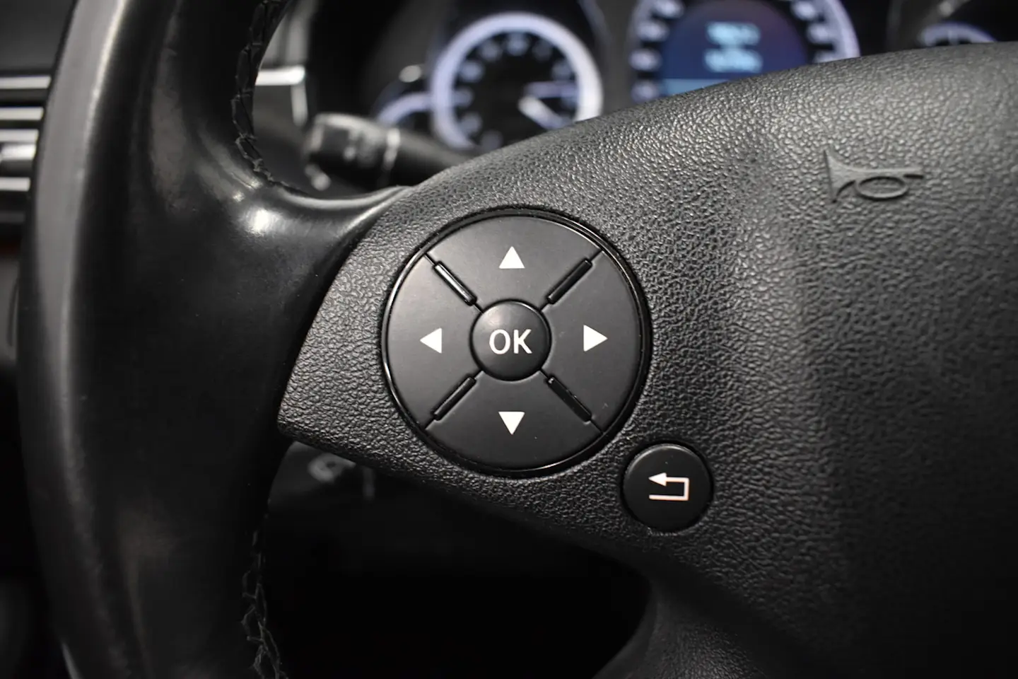 Car Image - 7GsNynn5njjkXayuJrk2b6