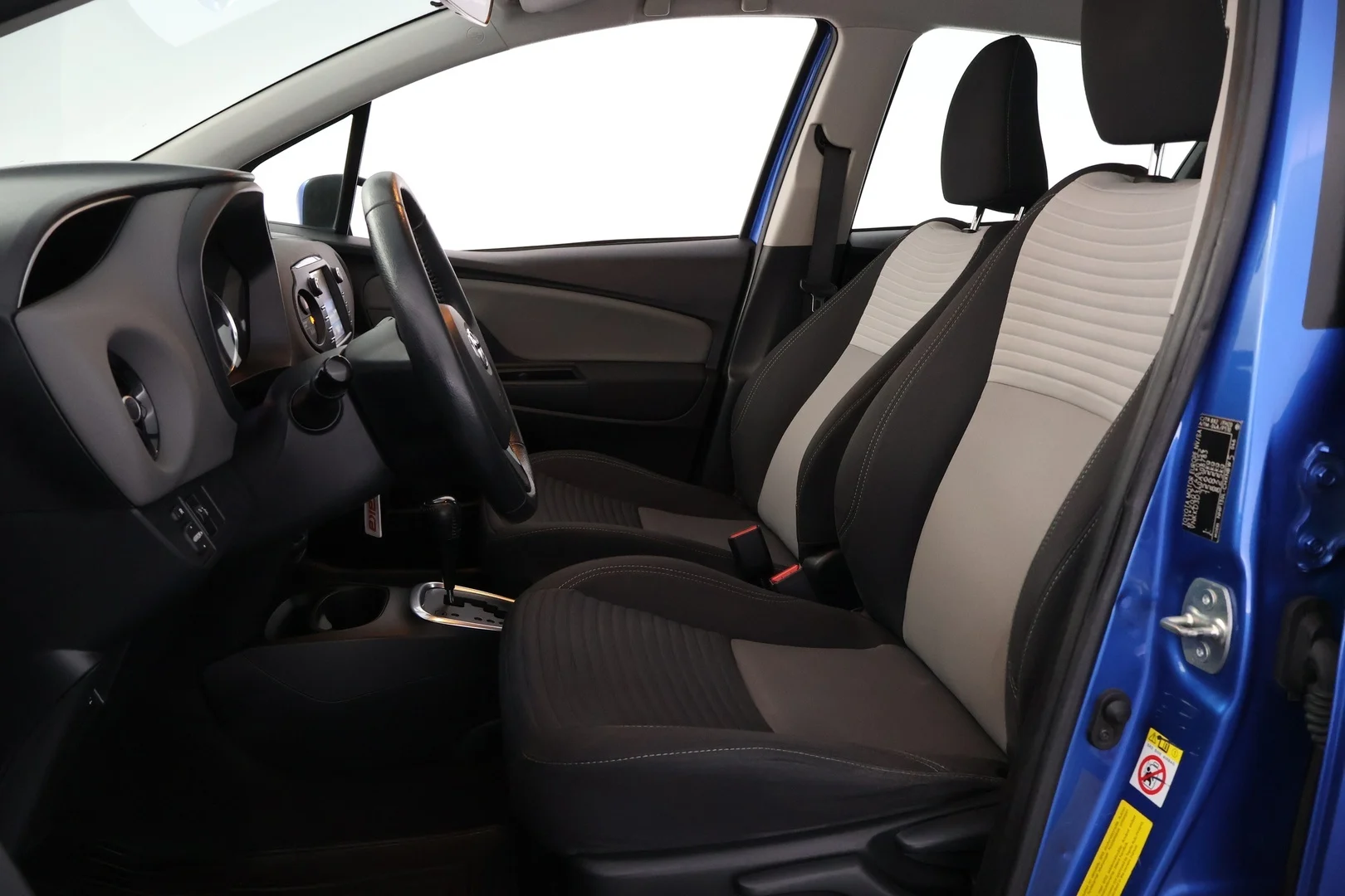 Car Image - 2Yzvl9yh7AztIwo2y00k0n