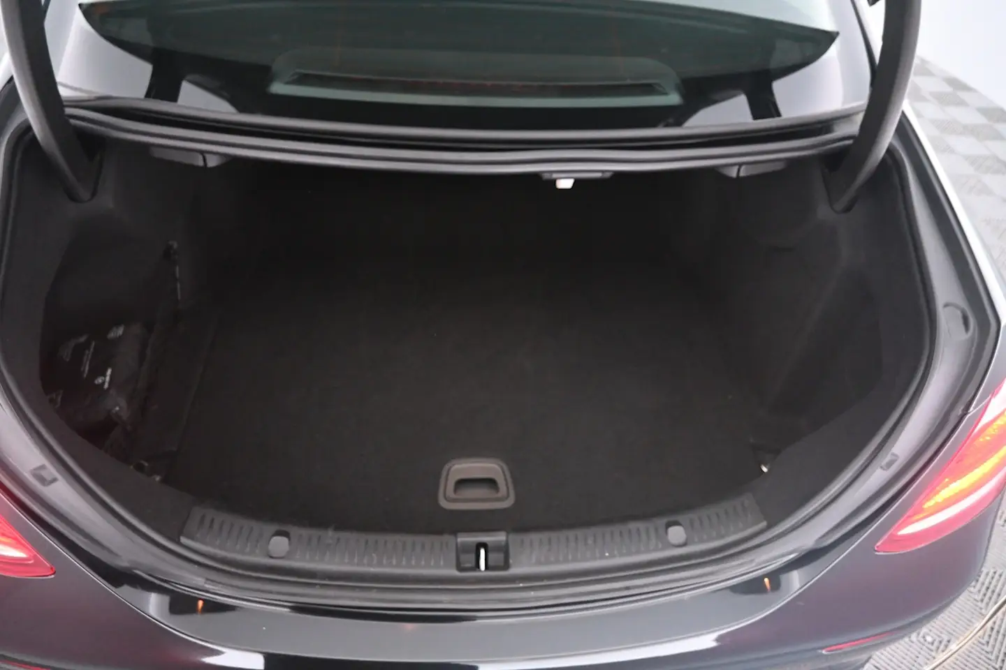 Car Image - 6S7HdpMqQaBxi0x1N3ZODT