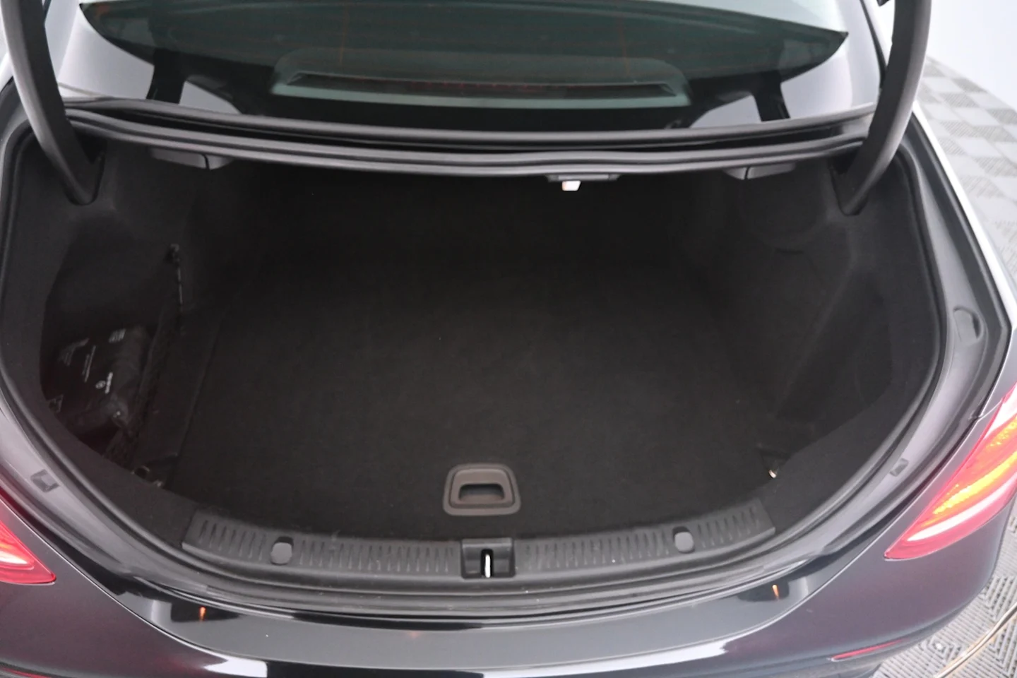 Car Image - 6S7HdpMqQaBxi0x1N3ZODT