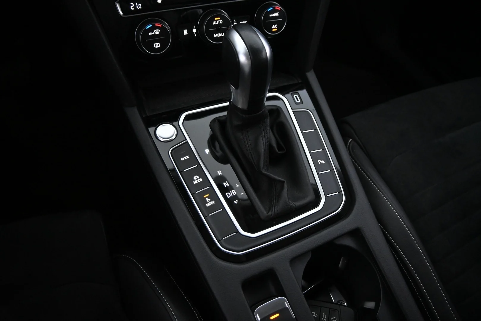 Car Image - xFs6D48EJ0gZrP6WQ171x