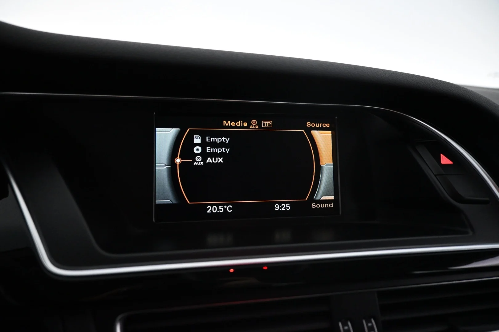 Car Image - 4tfync0TyjOya1I8yAEfxe