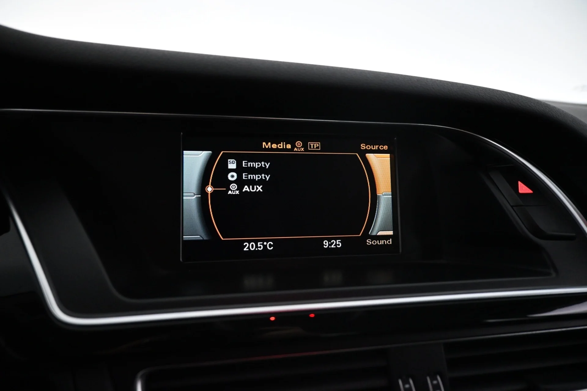 Car Image - 4tfync0TyjOya1I8yAEfxe