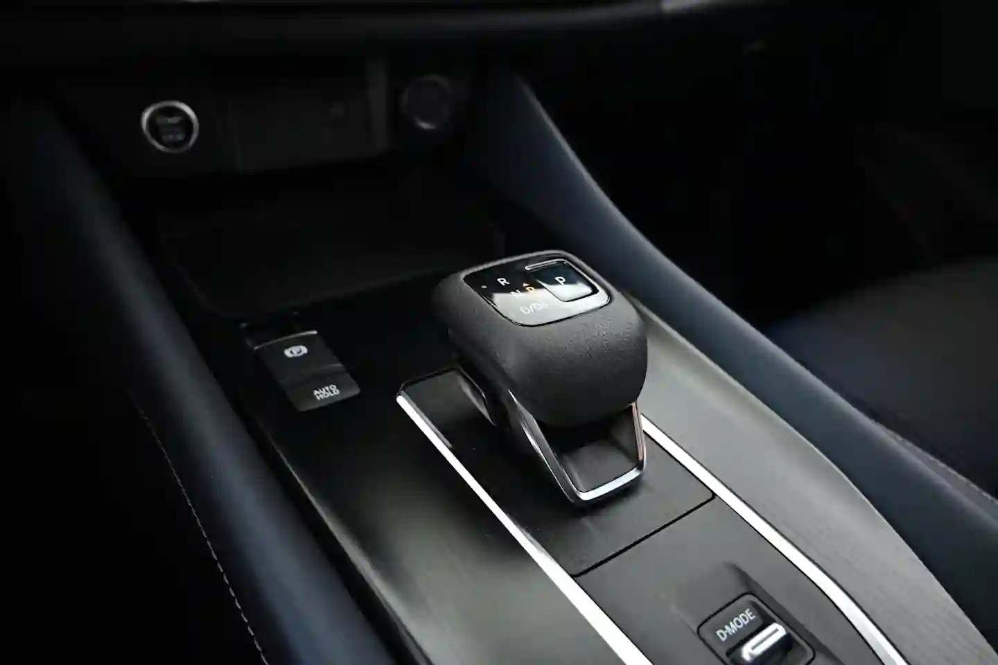 Car Image - 468XdgUQNSbOxbZIAdkKB