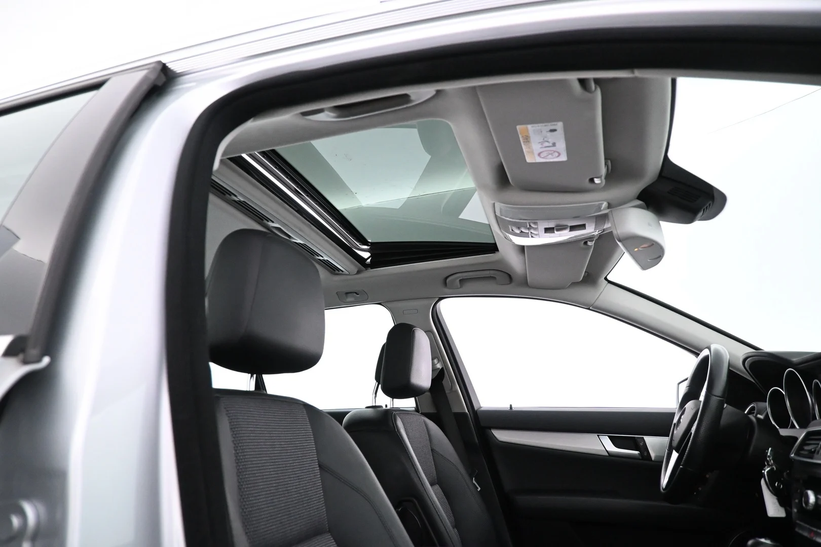 Car Image - 4mbSbRd3Mzj0tJffv3UY44