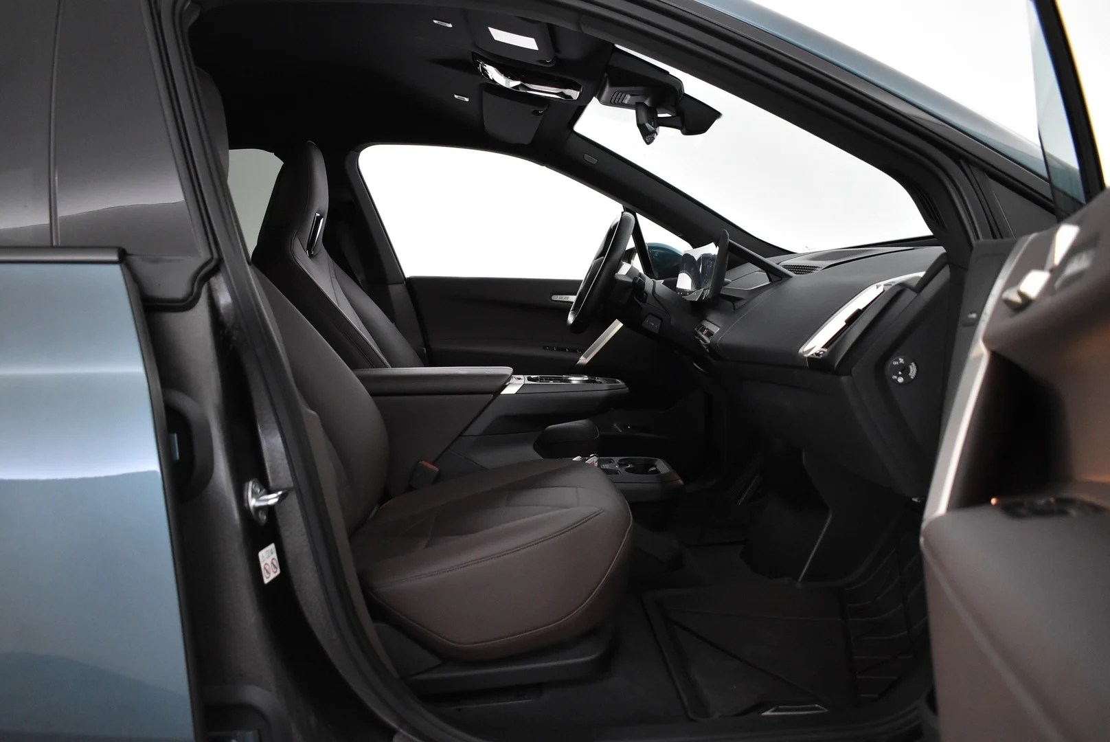 Car Image - 7uiWzLOeFsfXRGRPJAyndb