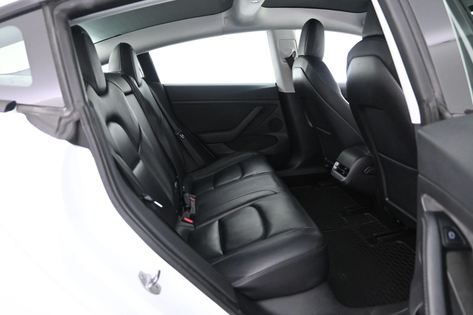 Car Image - 723ZzsOpdb2dCUgMDr81M