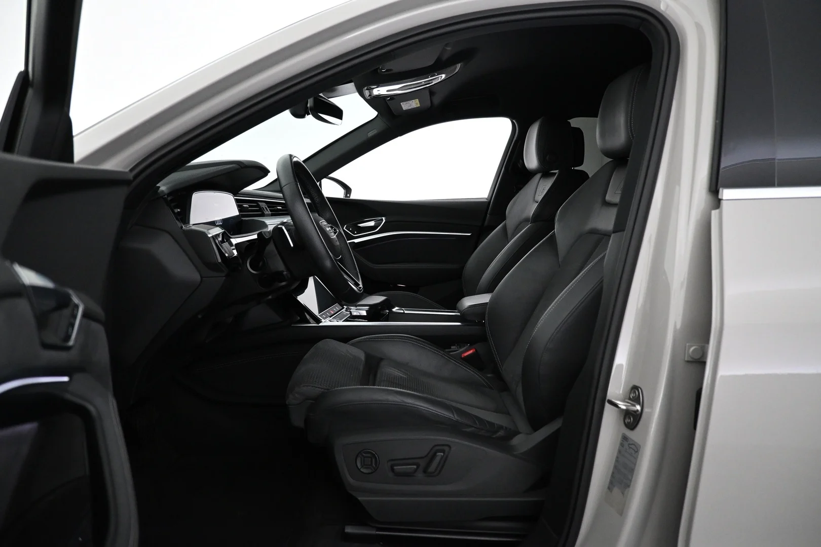 Car Image - qCFw3IG80JzlBlsNaRP2e