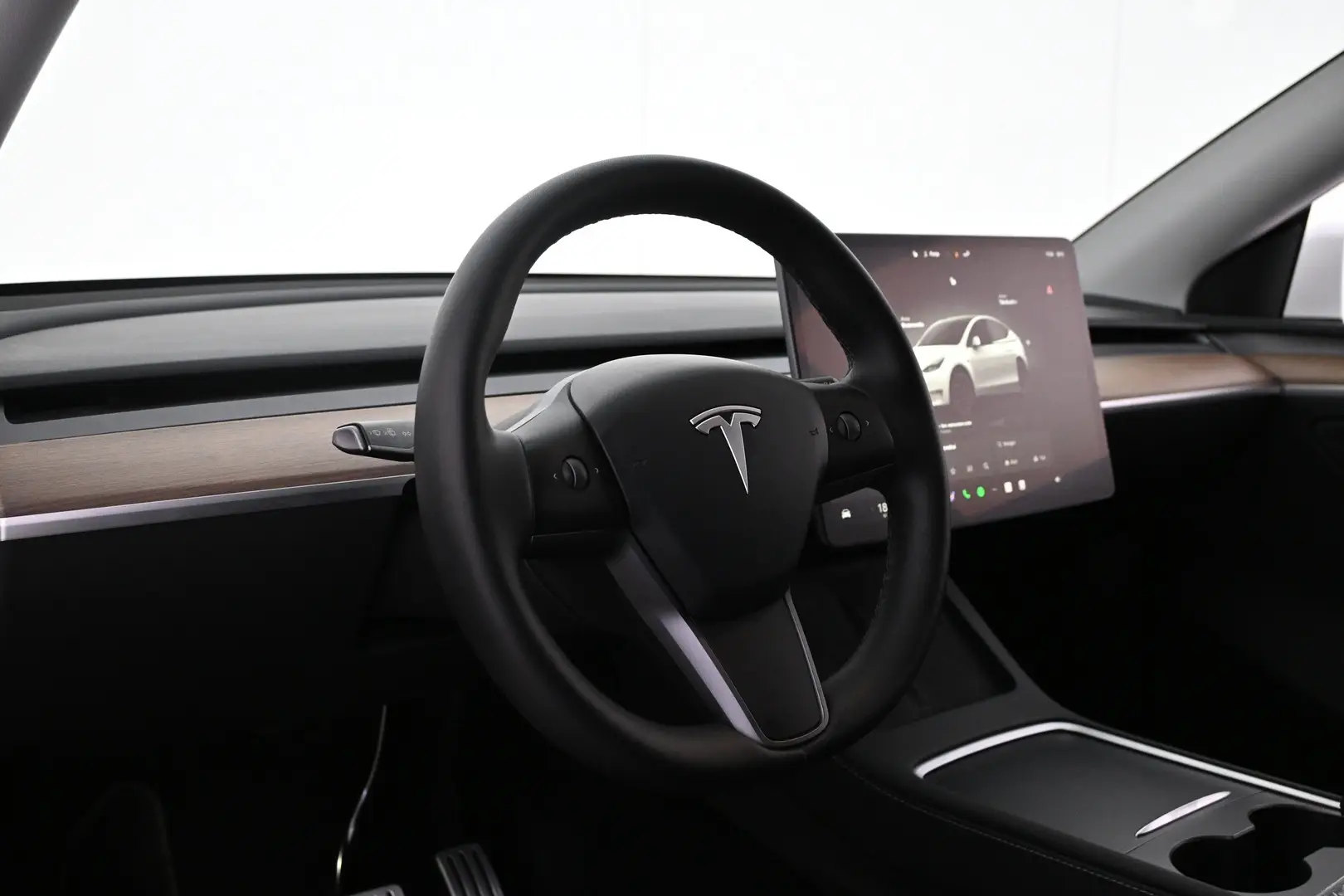 Car Image - i8Ml8YZTK2exXp3PXOyu8