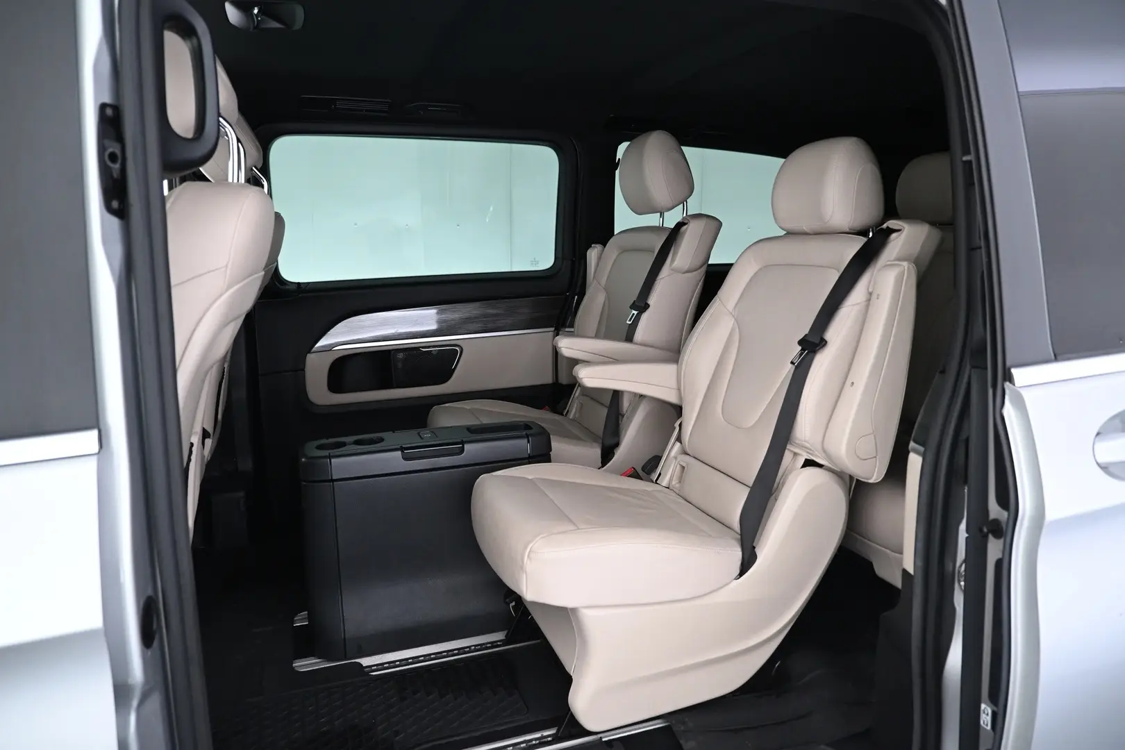 Car Image - 23fm6KtyYLUp9GmmLG37lx