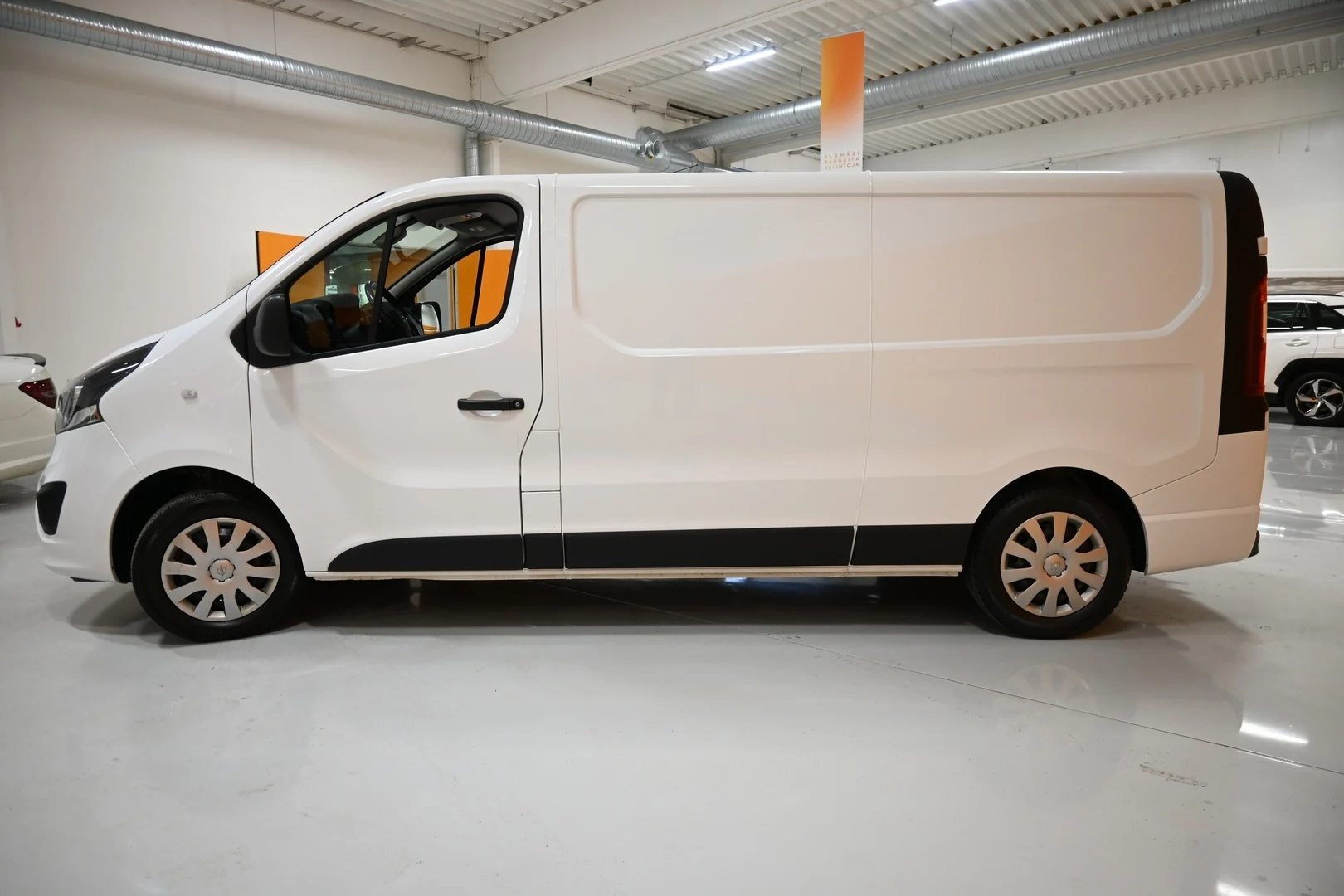 Car Image - 62camGkaIyXV7VaB3TD4jG