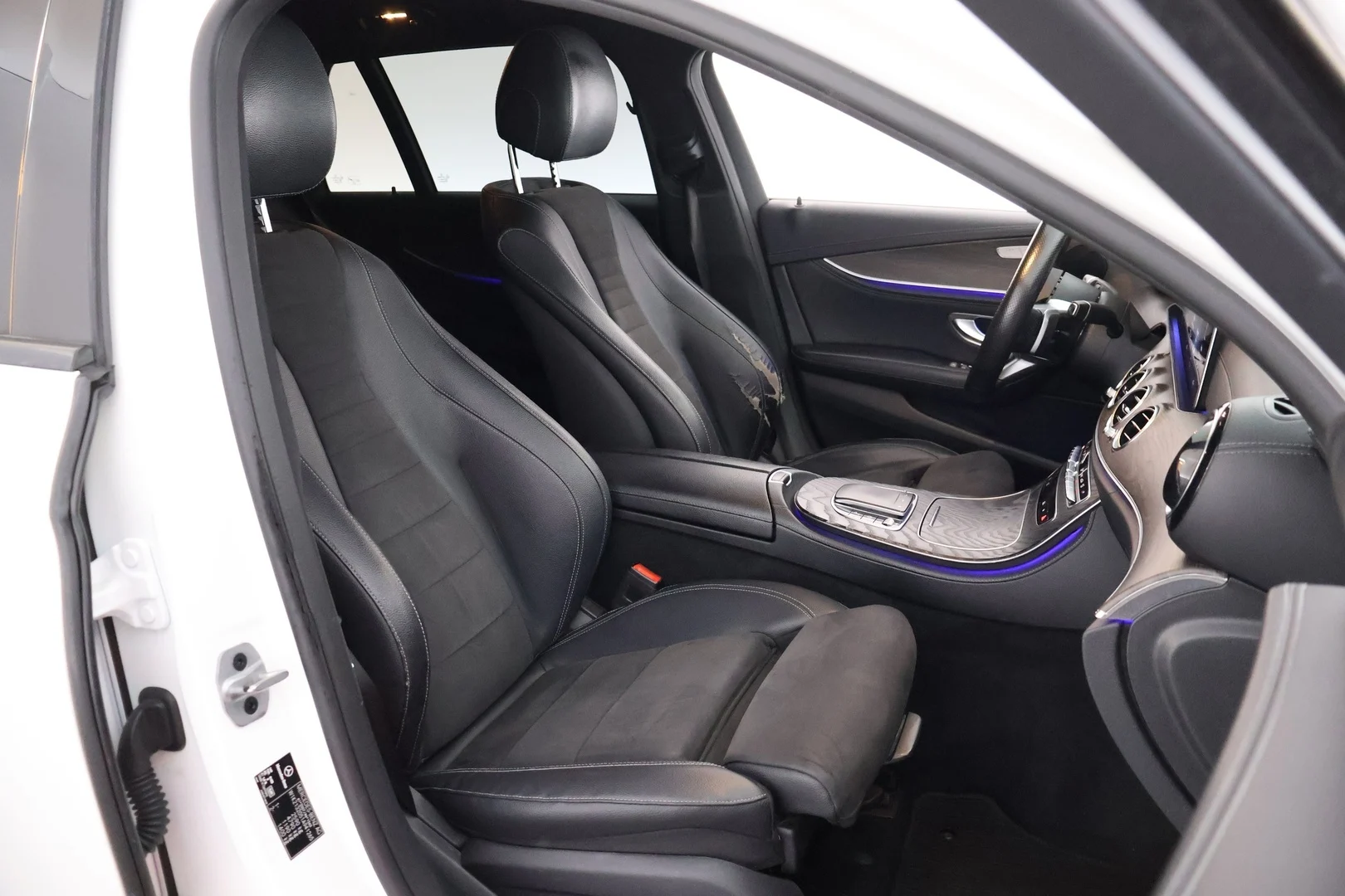 Car Image - 71MffOsjrAcm2Vr70eynYz