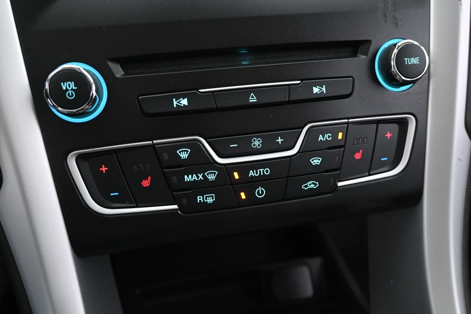 Car Image - 4fc0iPbRyAx8ZfQMAq1U3i