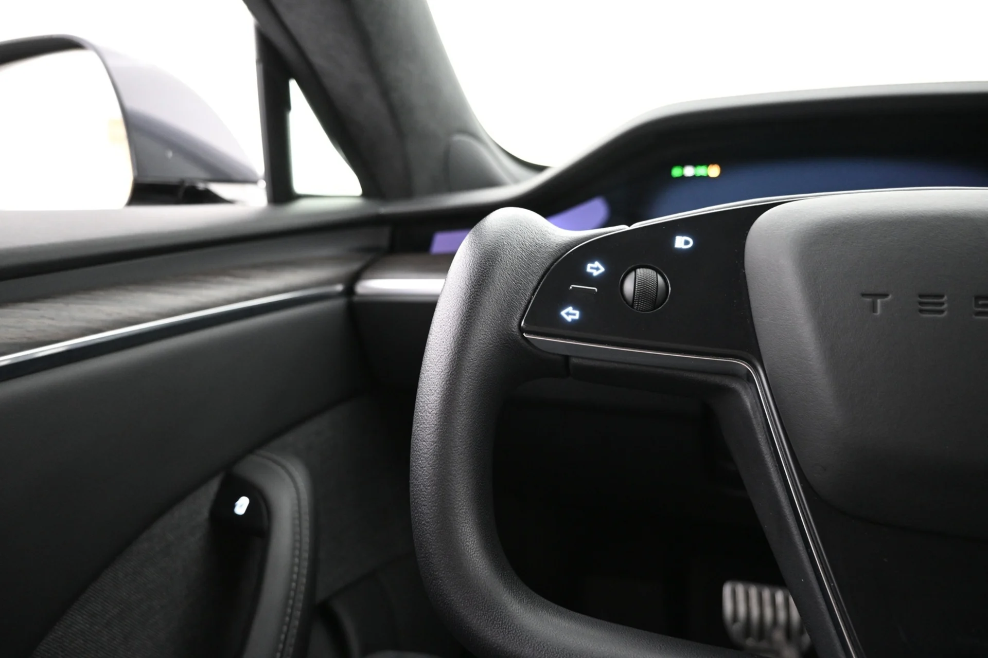 Car Image - 6vIkF36FbUxfPrQAL69Drq