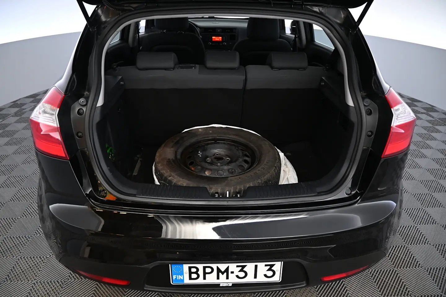 Car Image - 2mYIZjvMkQYp3XjM5w3gtI