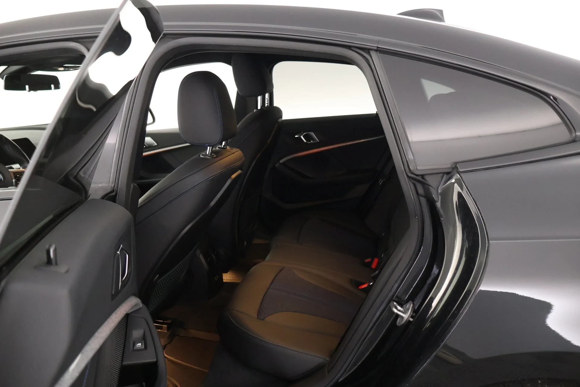 Car Image - 6Rxit3SbP7rqbuVOMOz8S3