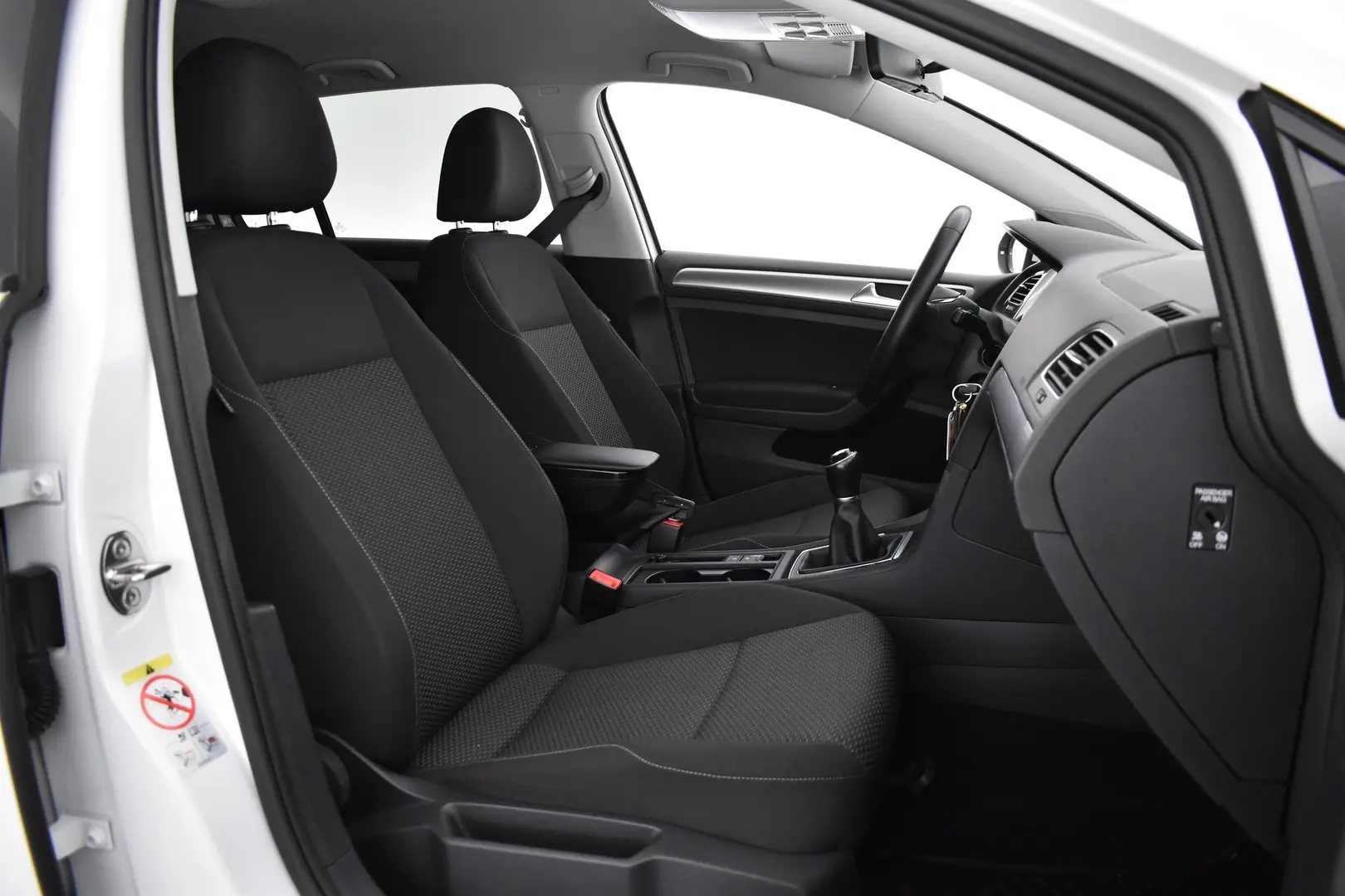 Car Image - 6mYDKD5XtfdO3aaplZ6YRO