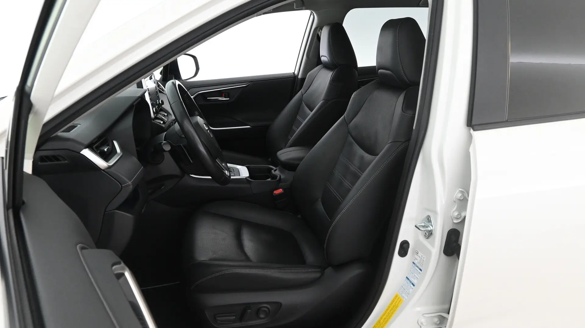 Car Image - 6Zj7MIr0LAv9MQAQ7jAZFo
