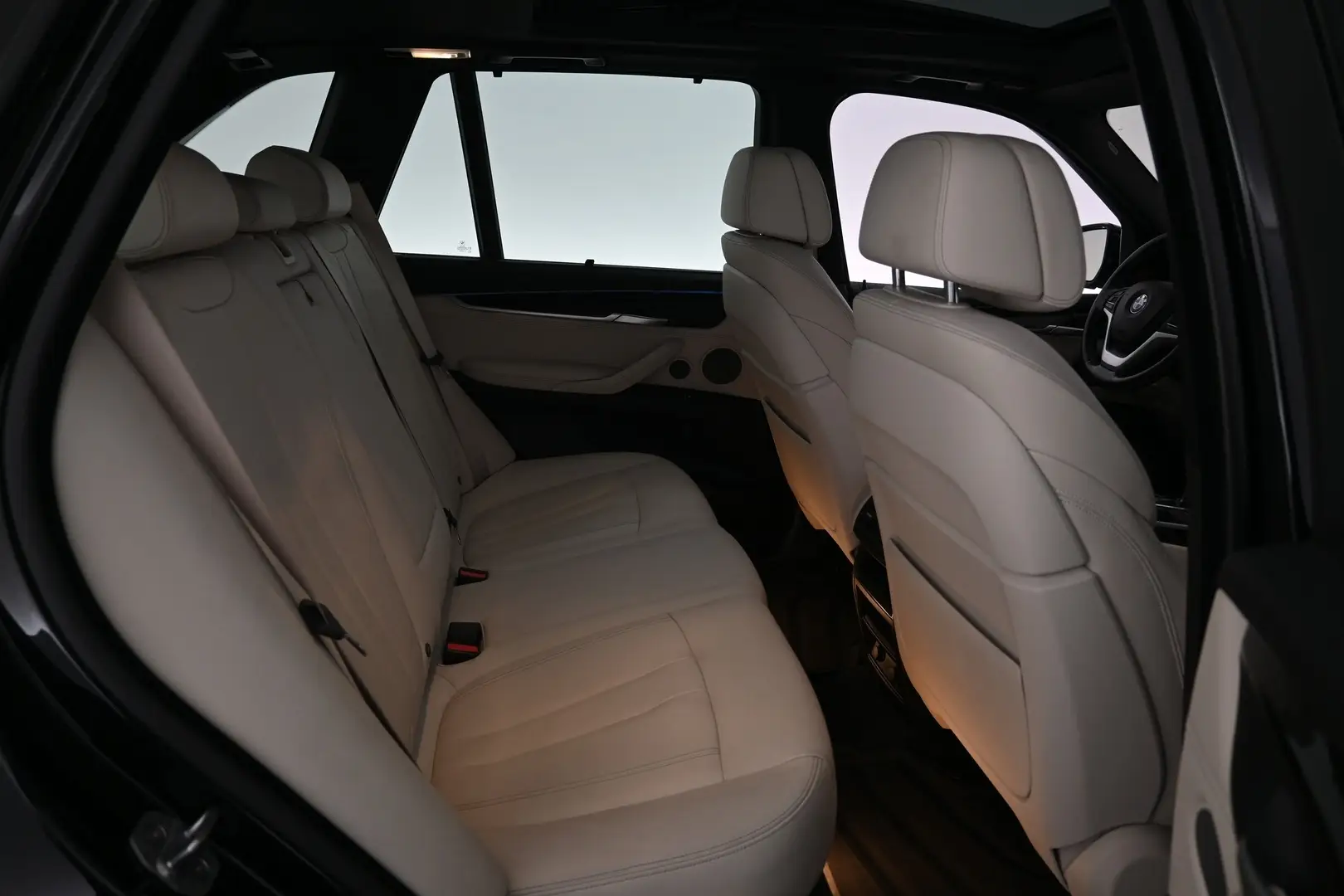 Car Image - YPvuYwIwcK2oAwe3yBqbM