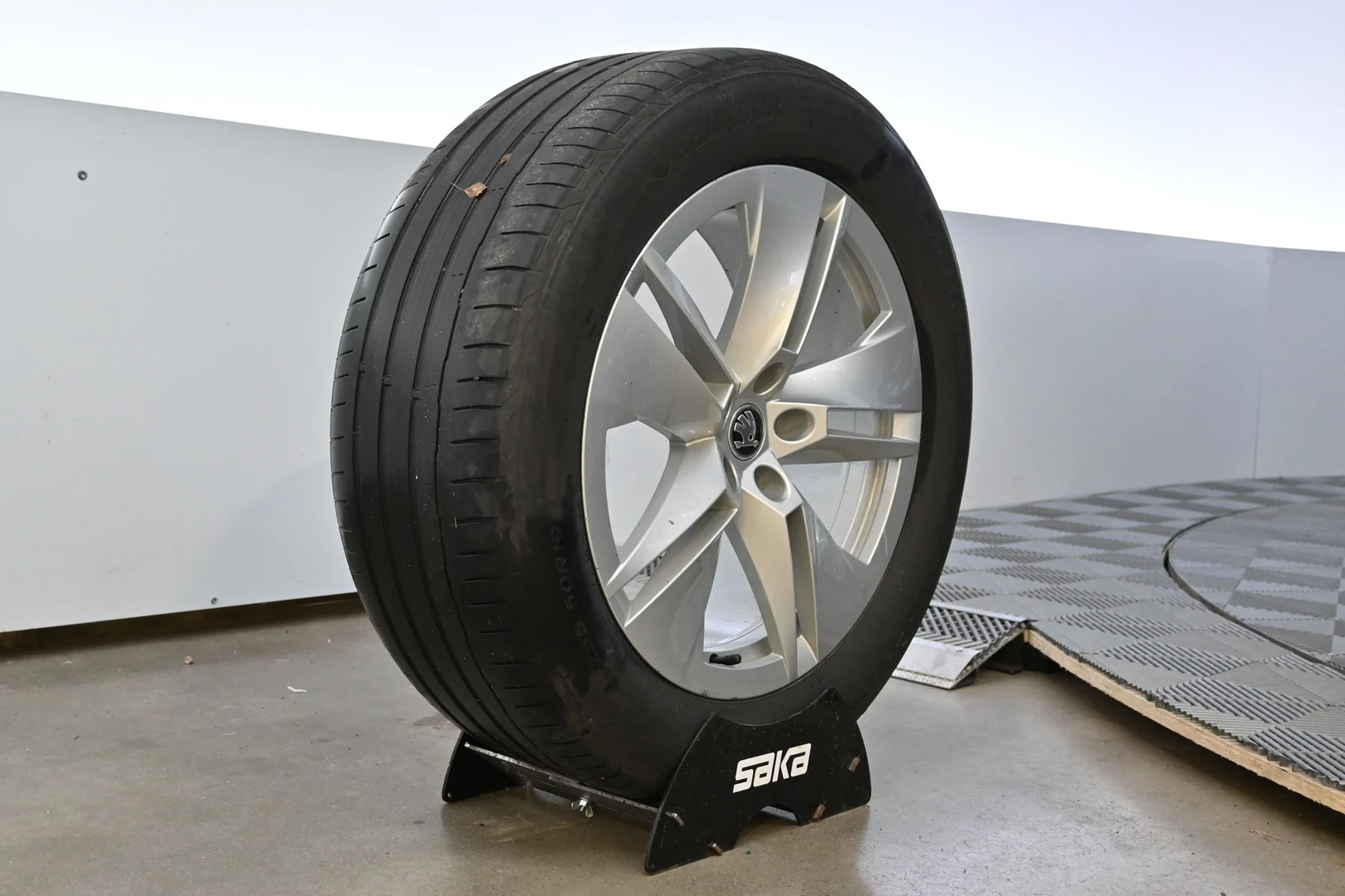 Car Image - 7xhsUfXw1U3fRQwVtC6mBv