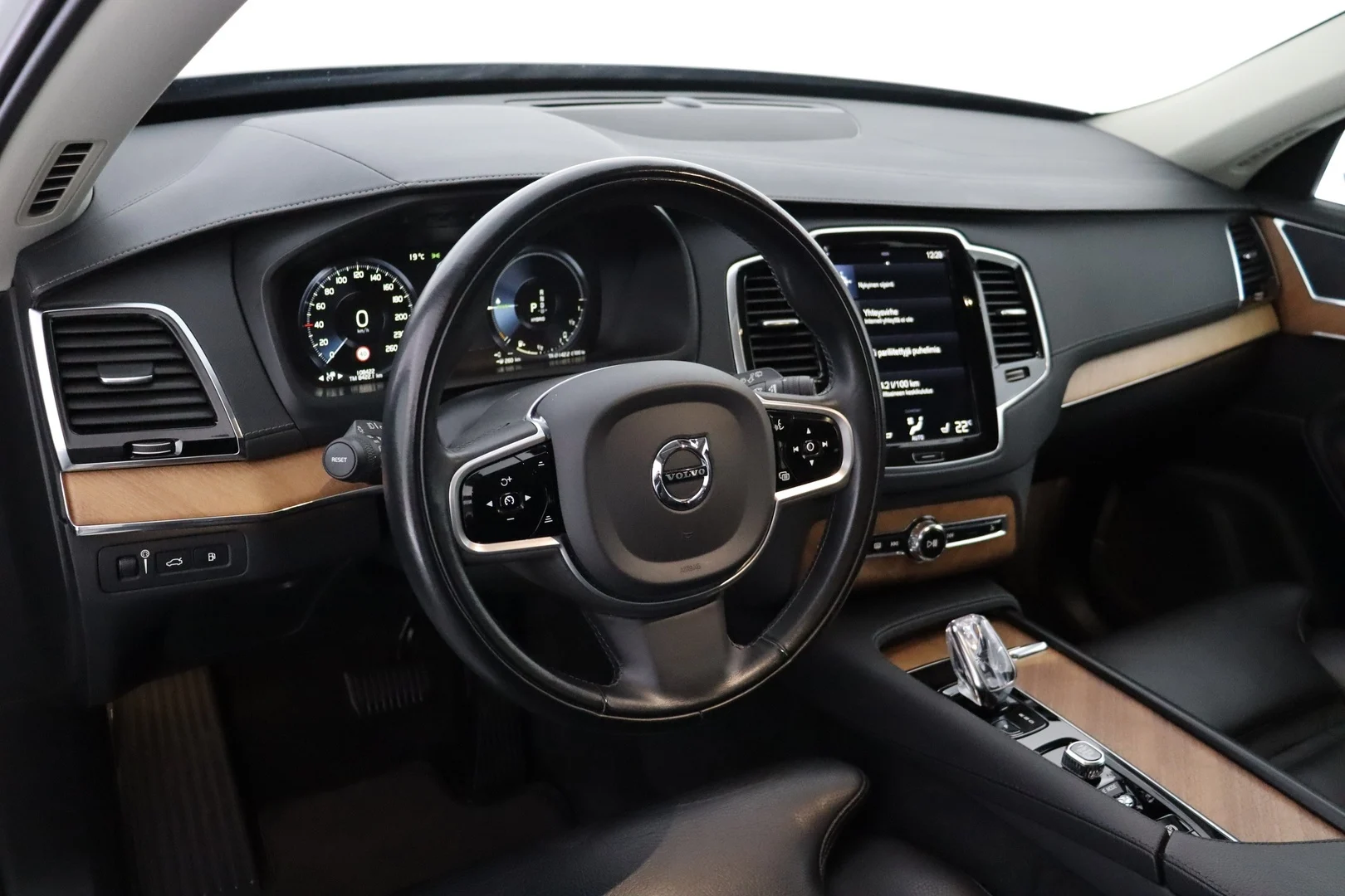 Car Image - 2MBbTSDhgg1PyLUQXcRg6E