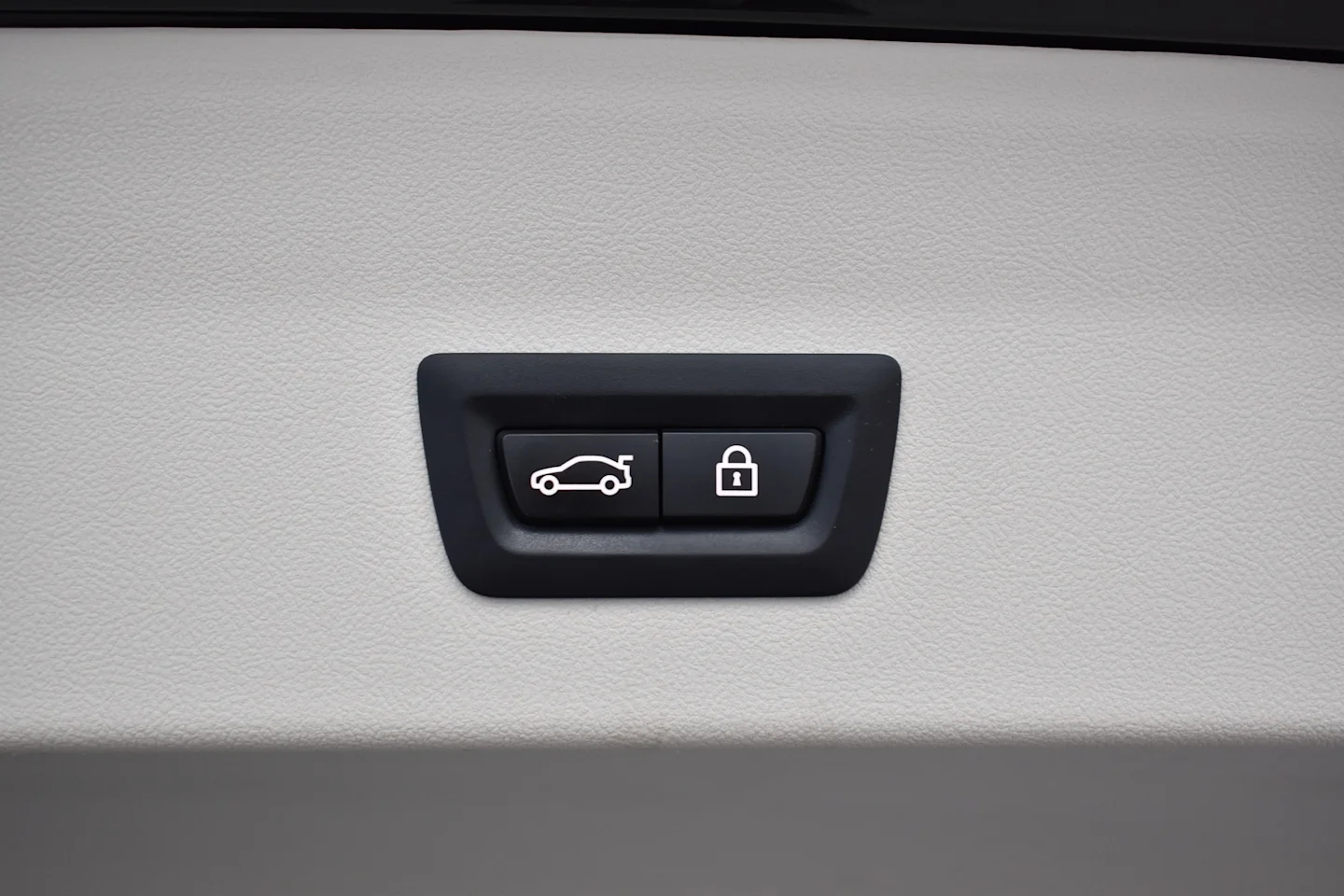 Car Image - 4dNVP0rMG39q8JESkqjCt4
