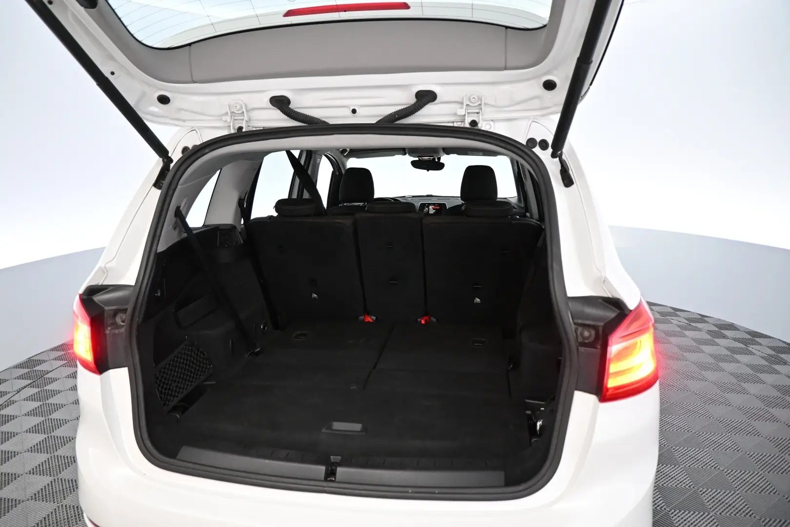 Car Image - 6o3v5LGMFokIic79NbOMPp