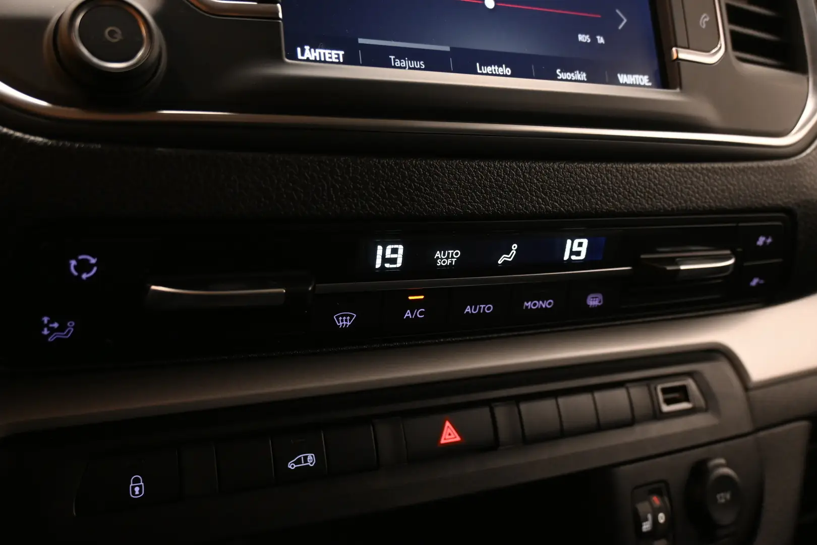Car Image - 7VWu49Ki36NydwF6YclfS