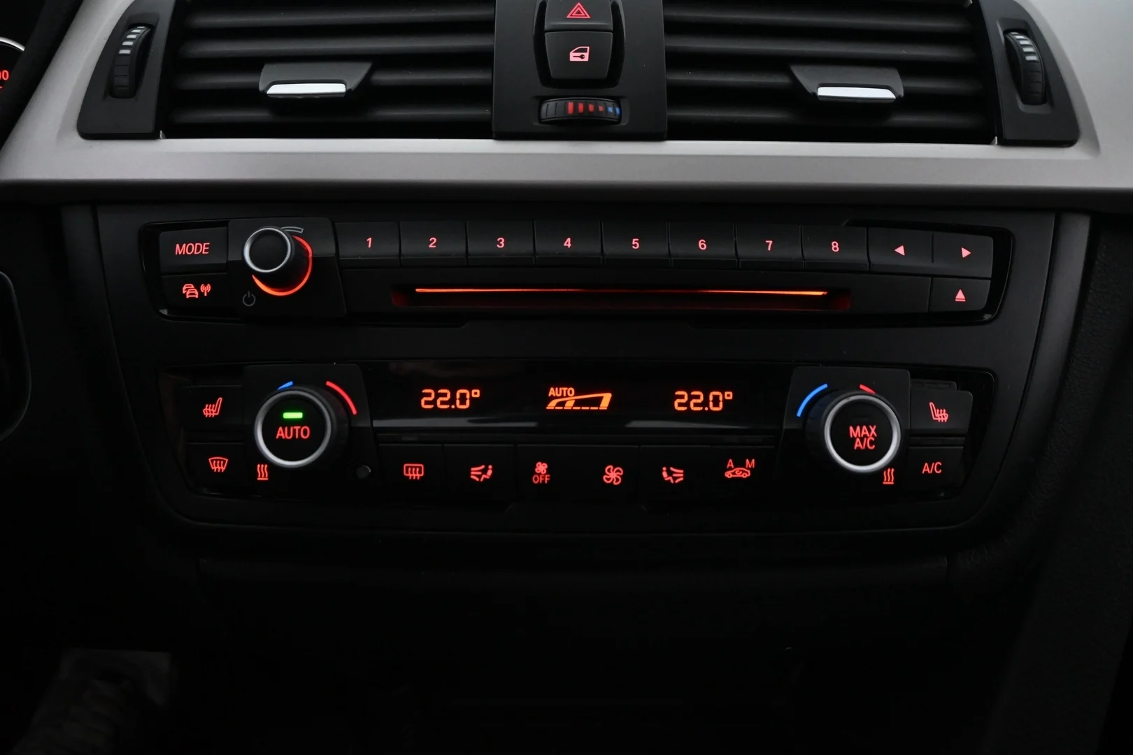 Car Image - 3R32UyvudGOyfx3ahI5jZo