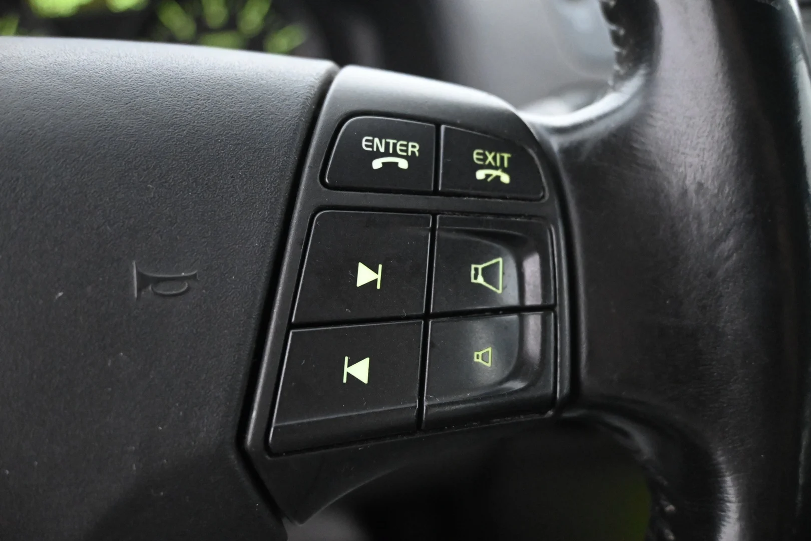 Car Image - UijPY7h6xr7E59Tb2Cs9N