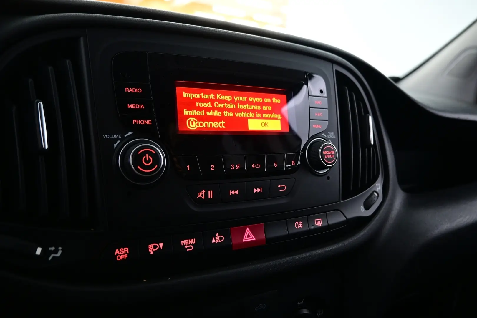 Car Image - 2xwtwzHRRtbAFF870g7ch7