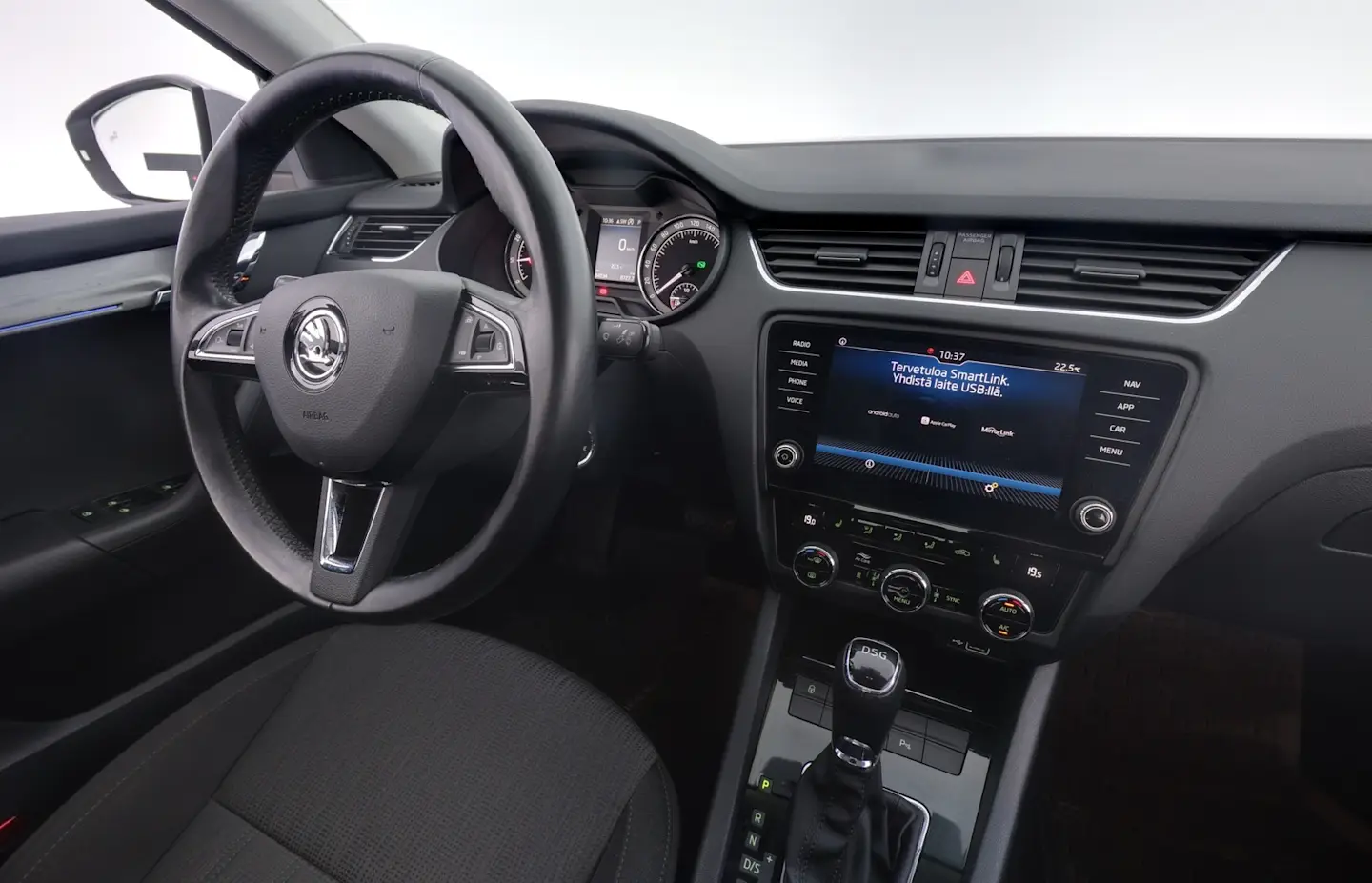 Car Image - Iy3yJM8V4h9xhr17REdd4