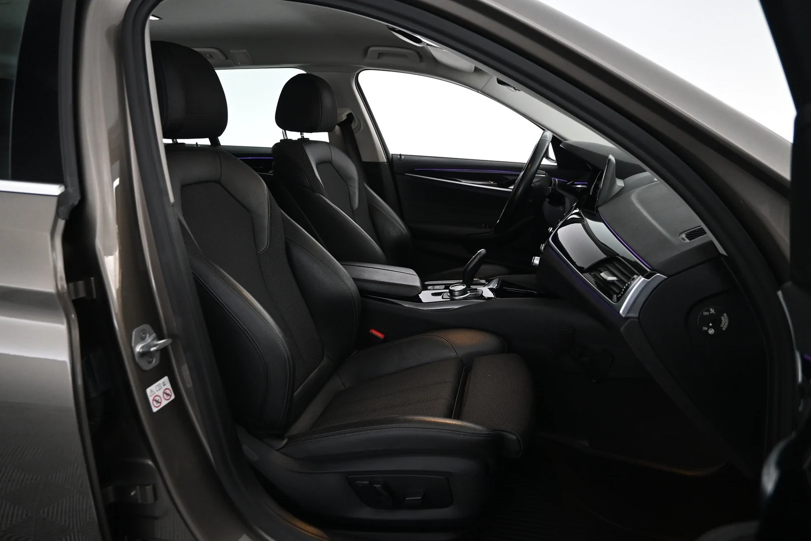 Car Image - 21Xn4AXW7HGPXaDPX2cvm4