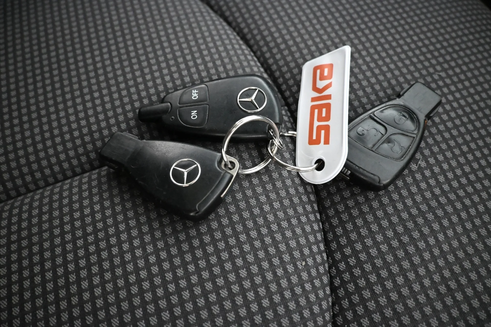 Car Image - 3xfbozqnKlU0rprmJzFORn