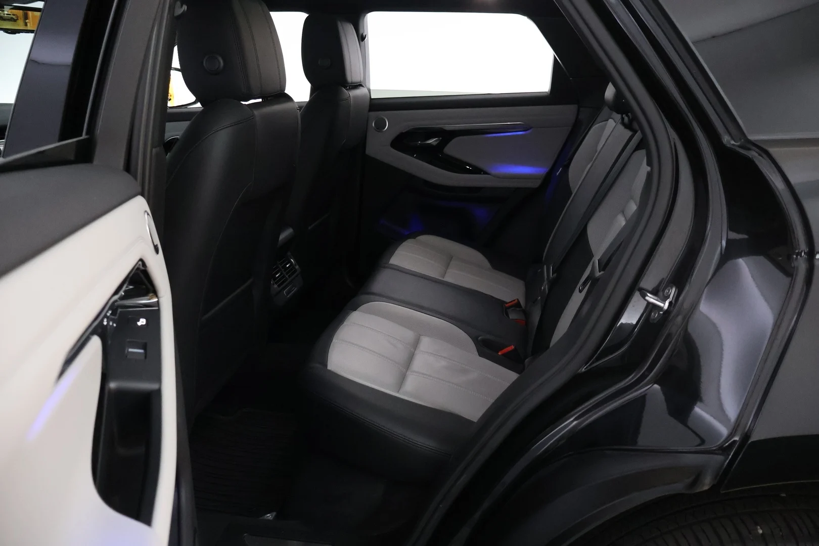 Car Image - 5noXvdajlMxirUQALlQyBb