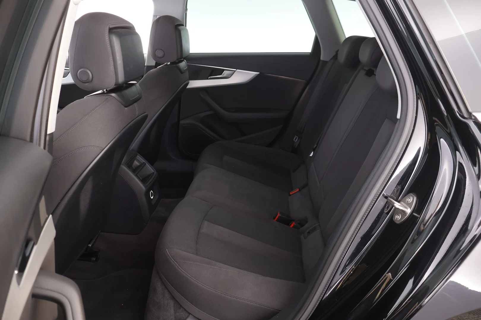 Car Image - 3toIJLO2A6w9PzhlpttVzL