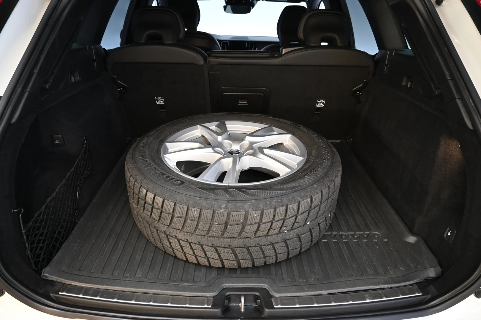 Car Image - 6uHZM9O9UySMNbBpyuRjD1