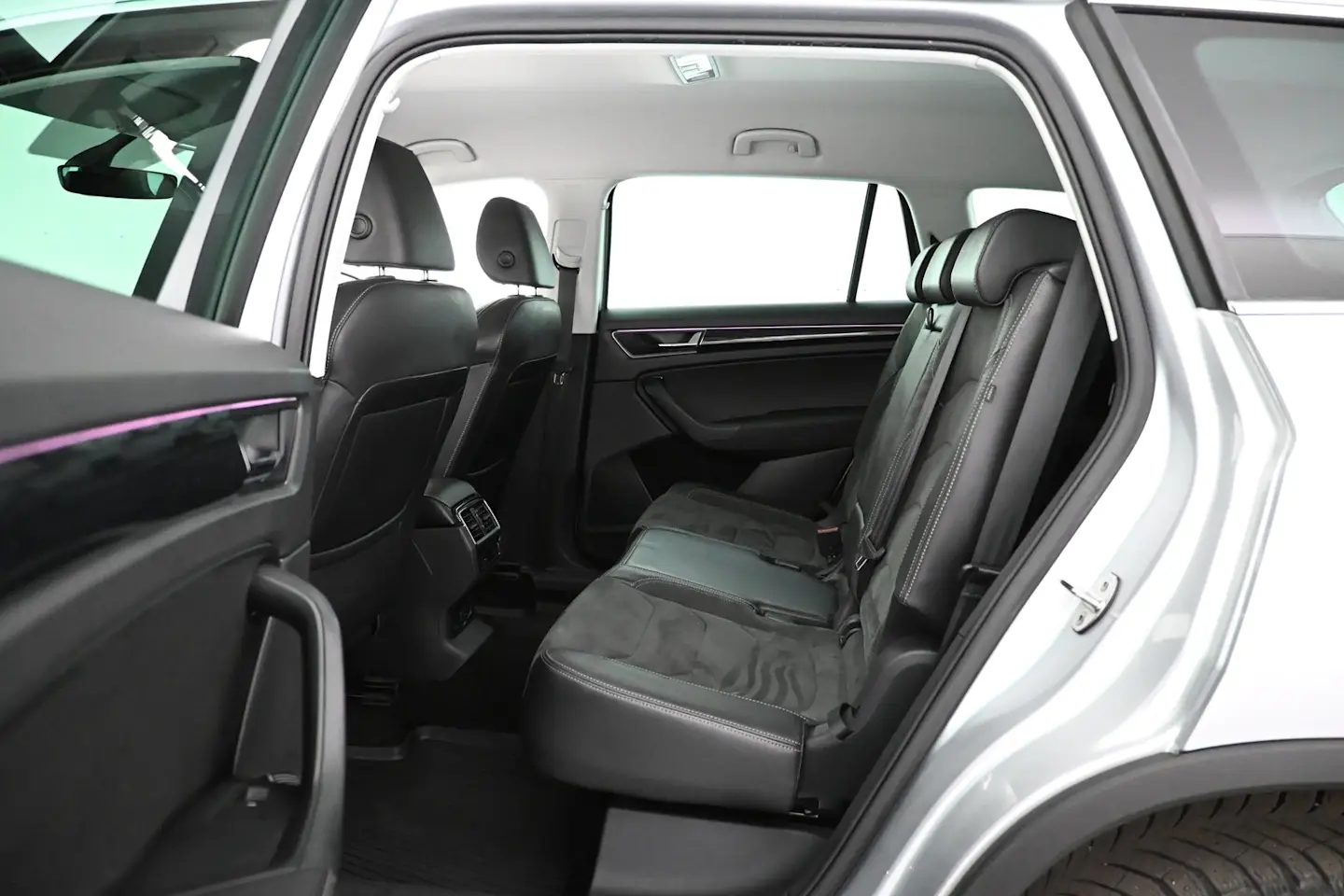 Car Image - 3nx2S78ilQhl3rLAELbaHH