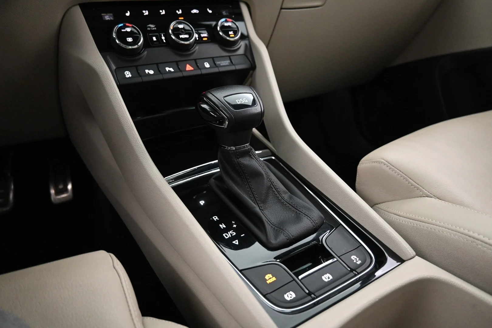 Car Image - 6mg8hPPqB5BCmJrFR42TpT